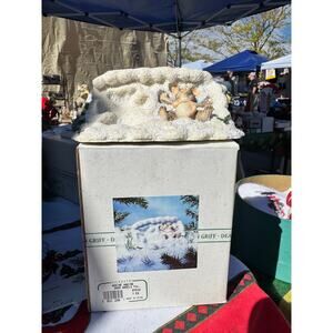 Charming Tails Maxine Making Snow Angels 87510 Christmas Mouse